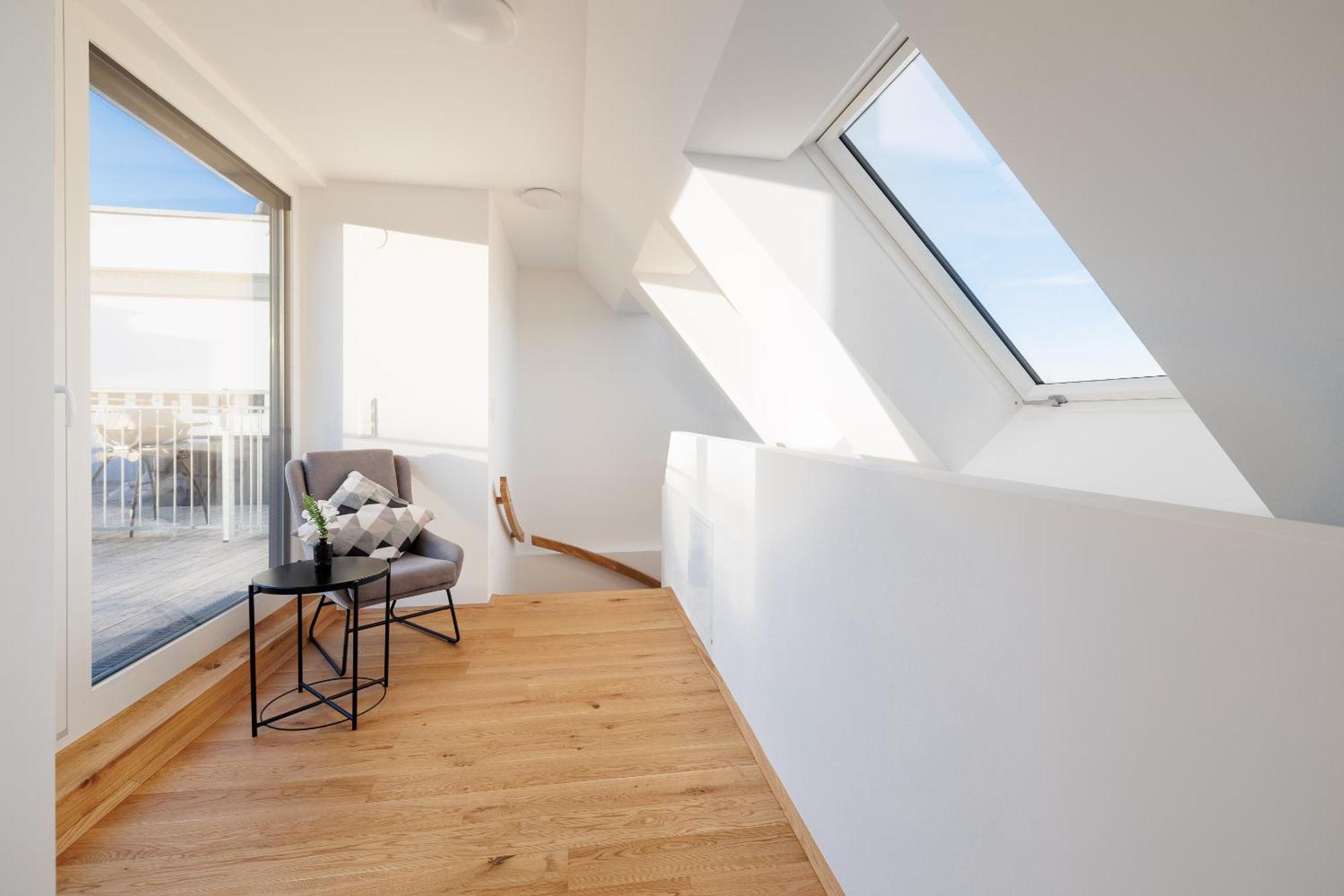 Symphony Apartments 41 - Modern Loft With Terrace And Grill In Central Location Wina Bagian luar foto